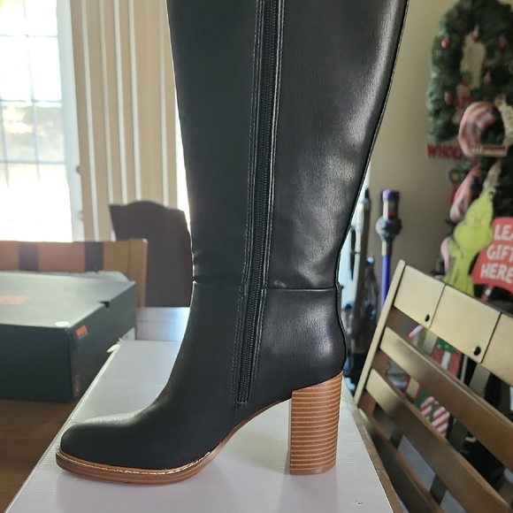 Marc Fisher Black Heeled Boots - Picture 1 of 2
